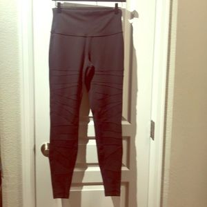 Wunder Under Lululemon Tights w/mesh cut out legs